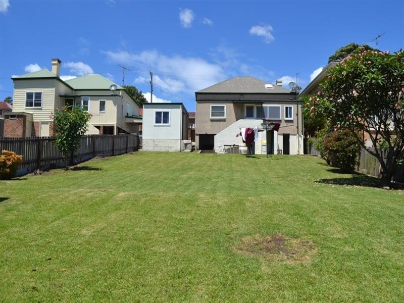 12 Urunga Parade, Wollongong NSW 2500