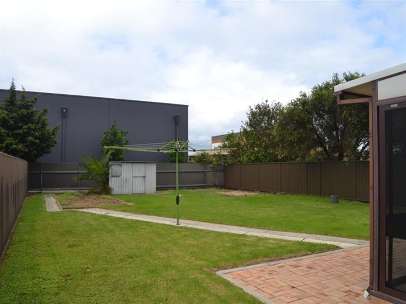 5 Antrim Avenue, Warilla NSW 2528