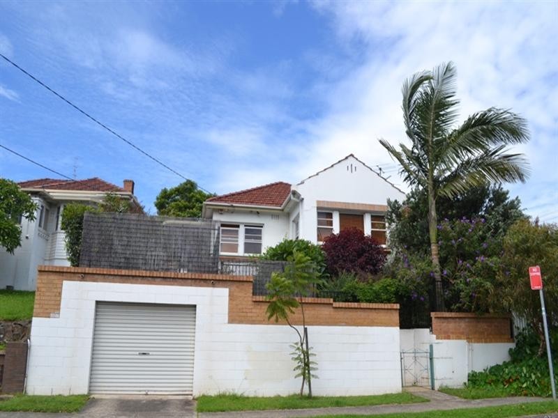 27 Rowland Avenue, Wollongong NSW 2500