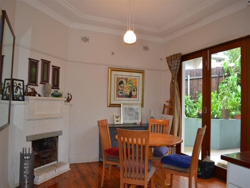 27 Rowland Avenue, Wollongong NSW 2500