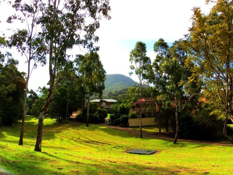 27 Carlon Crescent, Farmborough Heights NSW 2526