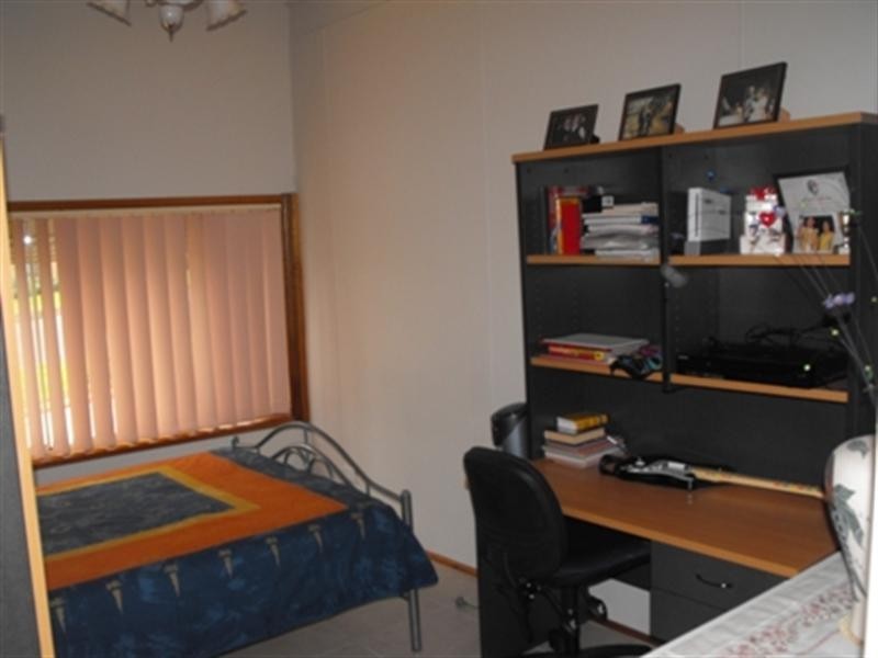 17 Poplar Avenue, Unanderra NSW 2526