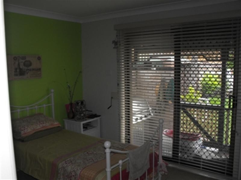 17 Poplar Avenue, Unanderra NSW 2526