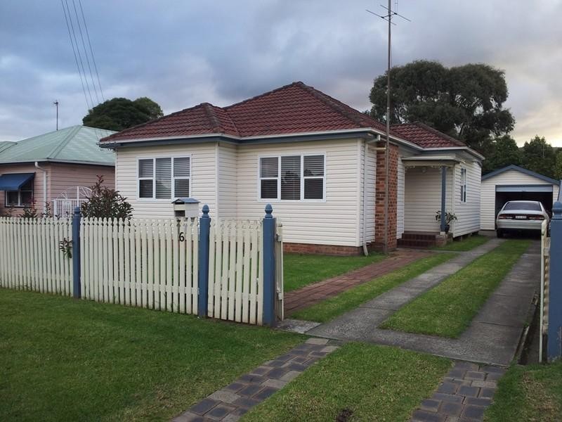 6 Hillside Avenue, Towradgi NSW 2518