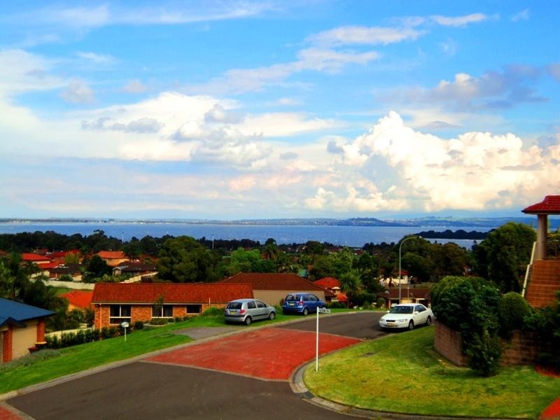 2 Scenic Place, Berkeley NSW 2506