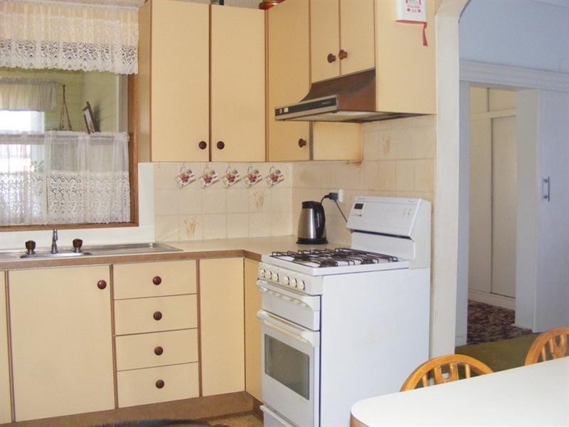 13 Vale Street, Mount Saint Thomas NSW 2500