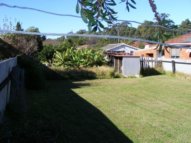 15 Vale Street, Mount Saint Thomas NSW 2500