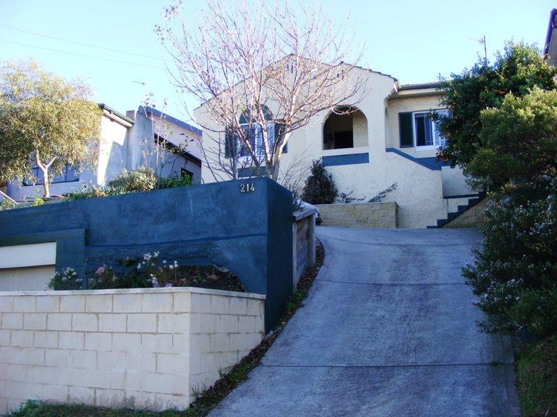 214 Gladstone Avenue, Mount Saint Thomas NSW 2500