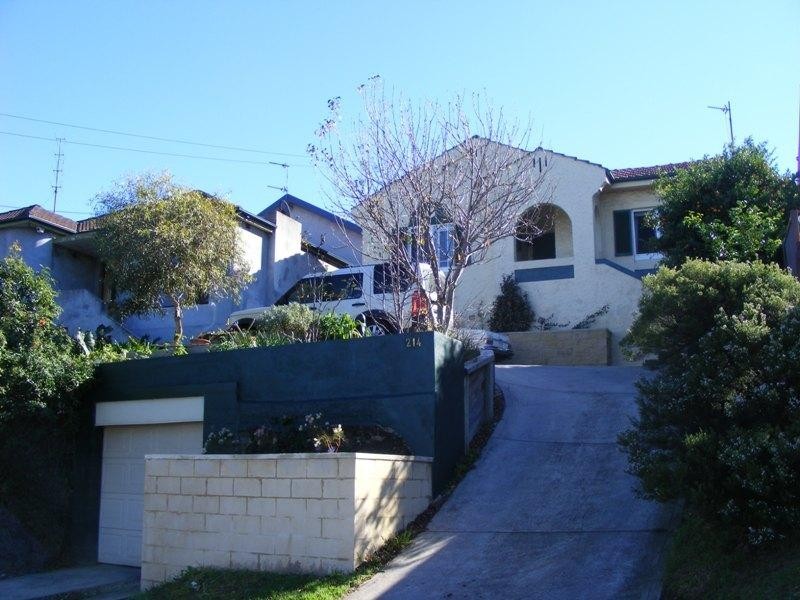 214 Gladstone Avenue, Mount Saint Thomas NSW 2500