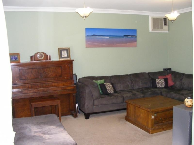 214 Gladstone Avenue, Mount Saint Thomas NSW 2500