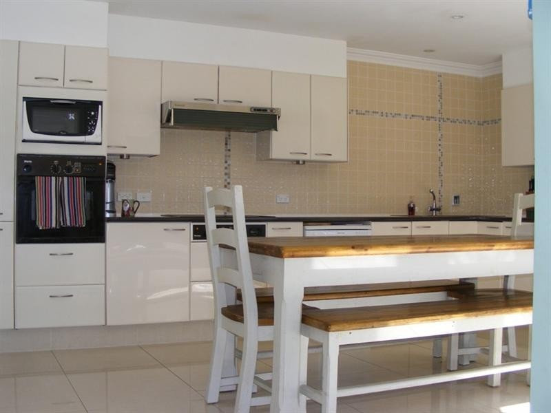 214 Gladstone Avenue, Mount Saint Thomas NSW 2500