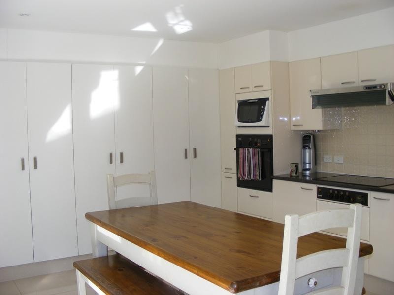 214 Gladstone Avenue, Mount Saint Thomas NSW 2500