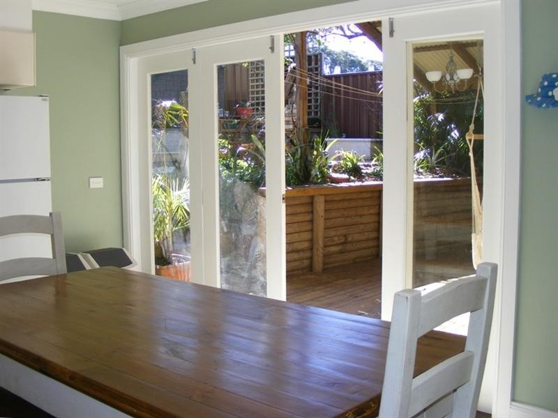 214 Gladstone Avenue, Mount Saint Thomas NSW 2500