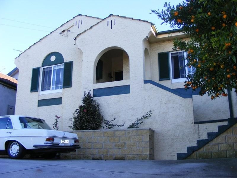 214 Gladstone Avenue, Mount Saint Thomas NSW 2500