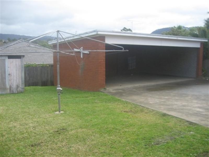 8 London Drive, West Wollongong NSW 2500