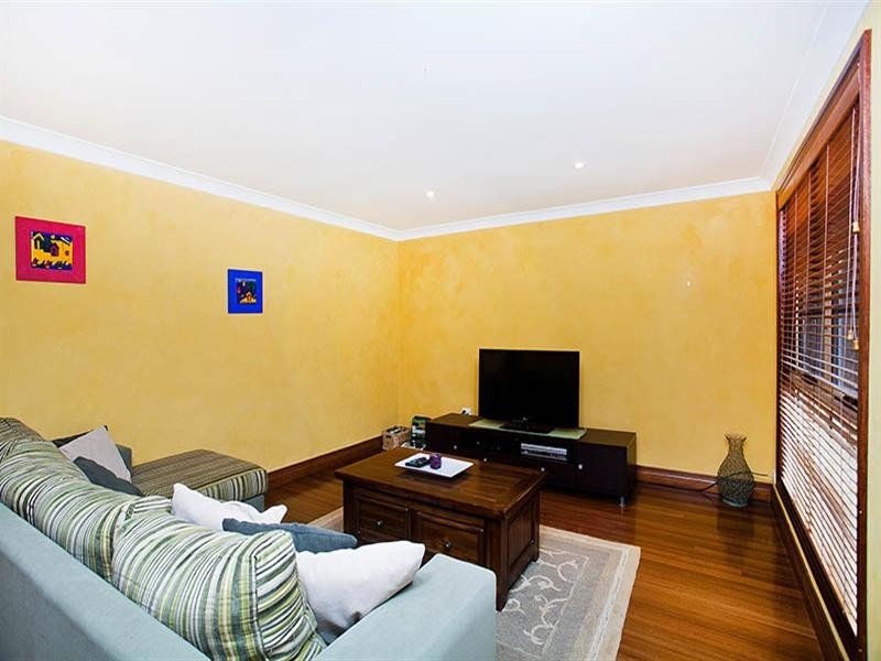 11 Govett Crescent, Figtree NSW 2525