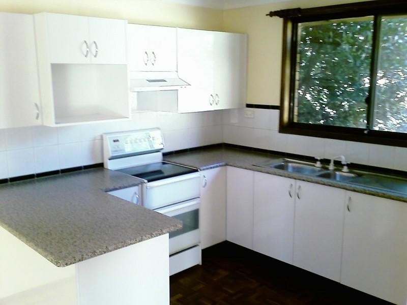 43 Hopman Crescent, Berkeley NSW 2506