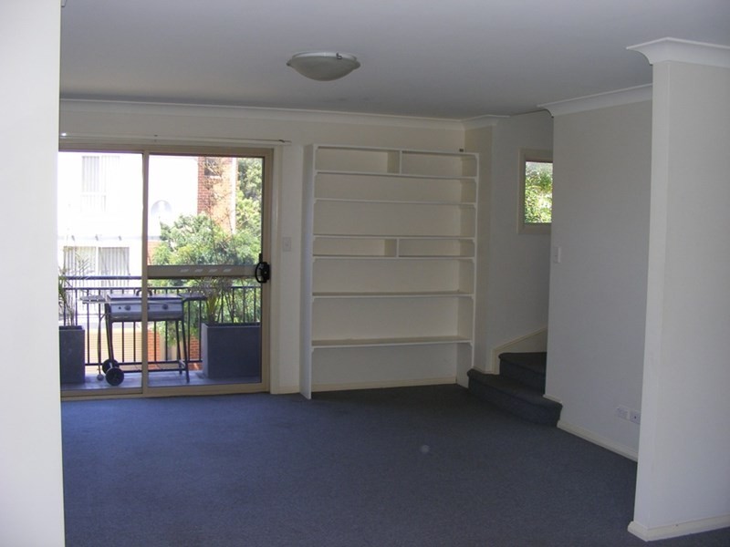 9/35 Bridge Street, Coniston NSW 2500