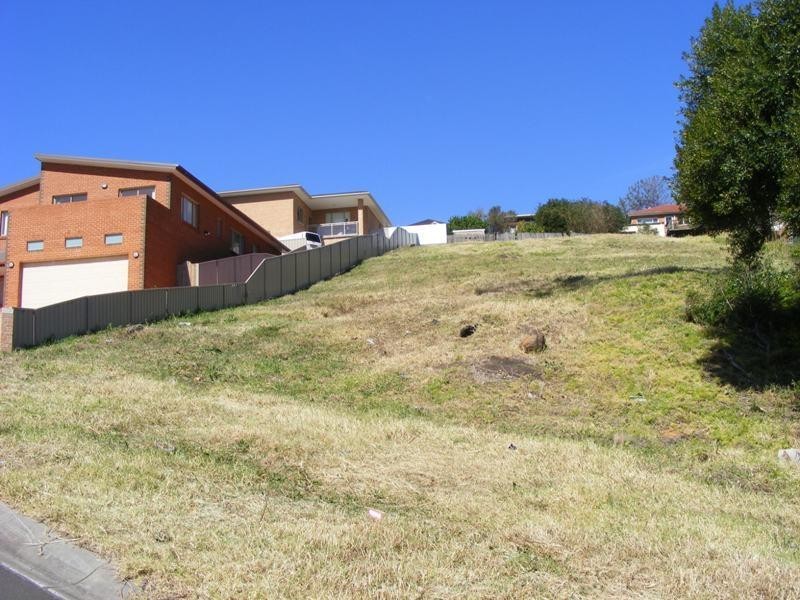 37 Whimbrel Avenue, Lake Heights NSW 2502