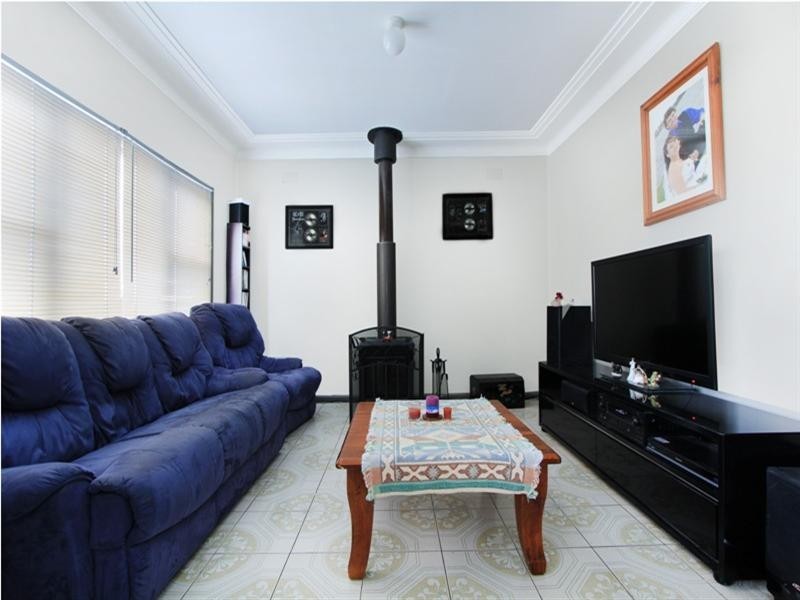 53 Denise Street, Lake Heights NSW 2502