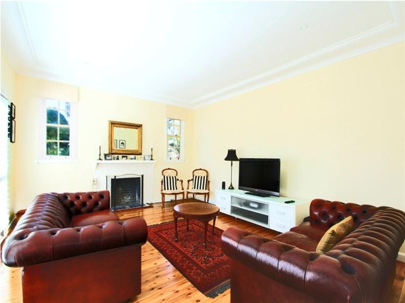 8 Byarong Avenue, Mangerton NSW 2500