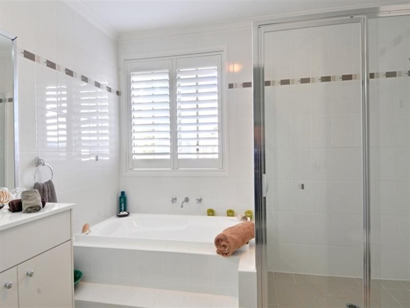 18 Eastern Avenue, Shellharbour NSW 2529