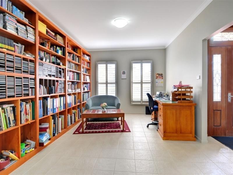 18 Eastern Avenue, Shellharbour NSW 2529