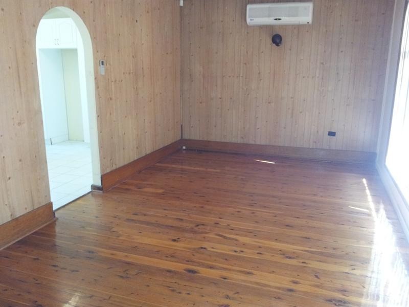 73 Denise Street, Lake Heights NSW 2502