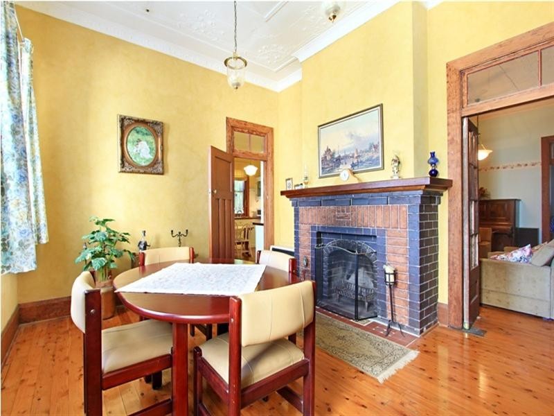 4 Gladstone Avenue, Wollongong NSW 2500