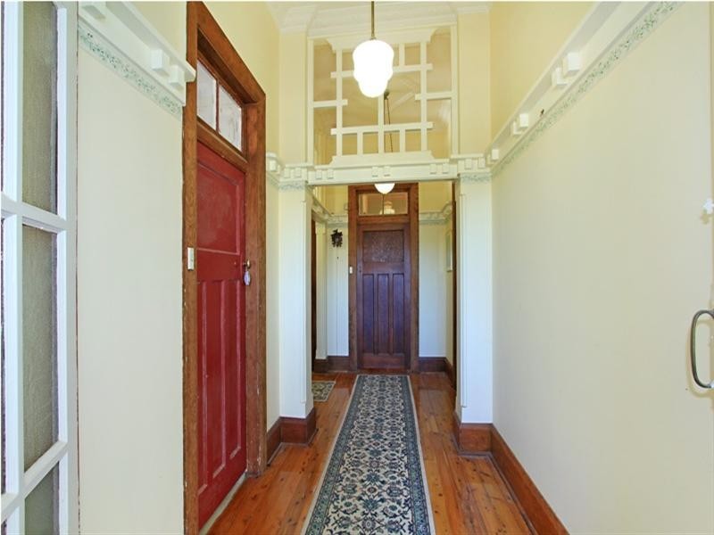 4 Gladstone Avenue, Wollongong NSW 2500