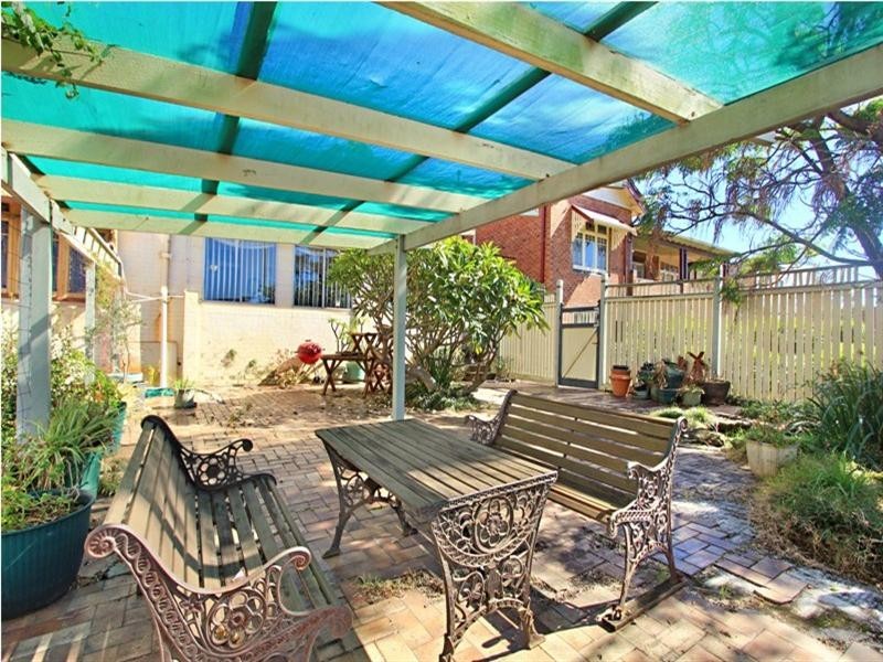 4 Gladstone Avenue, Wollongong NSW 2500