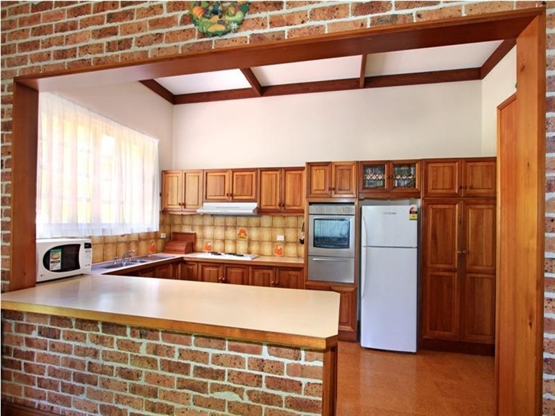 11 Lewis Drive, Figtree NSW 2525