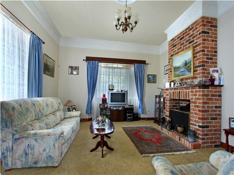 11 Lewis Drive, Figtree NSW 2525