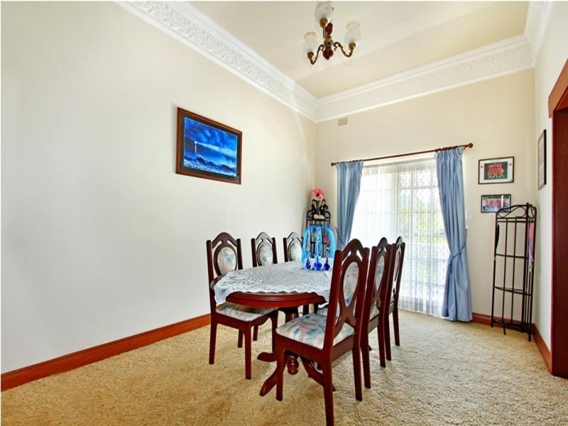 11 Lewis Drive, Figtree NSW 2525