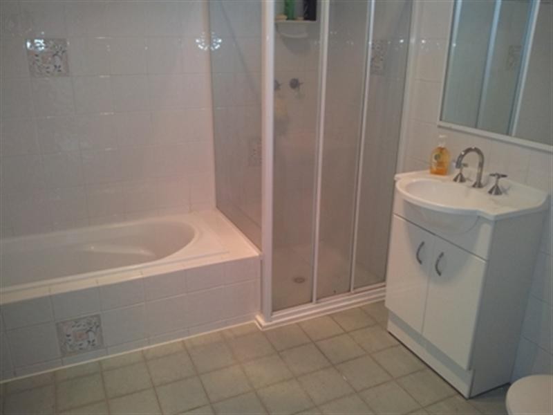 31 Bridge Street, Coniston NSW 2500