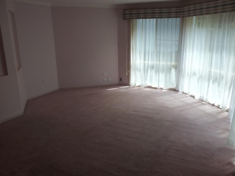 210 Derribong Drive, Cordeaux Heights NSW 2526