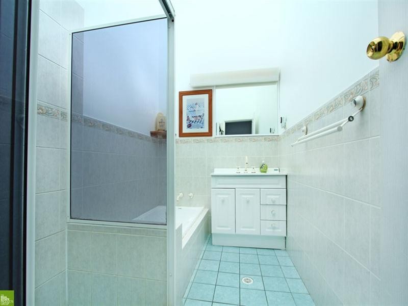 25 Loch Carron Avenue, Farmborough Heights NSW 2526