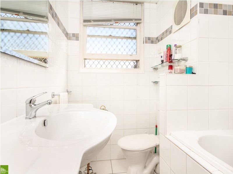 1/40 Bridge Street, Coniston NSW 2500