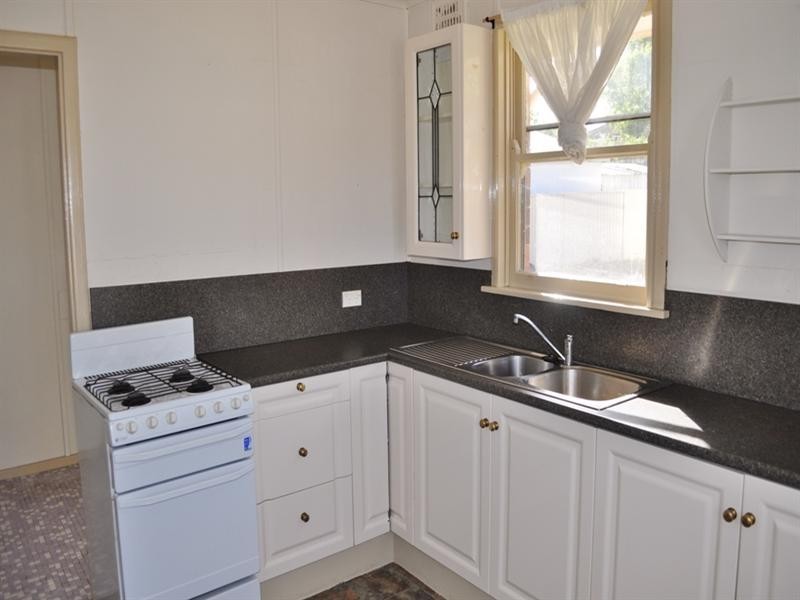 10 Kippax, Warilla NSW 2528