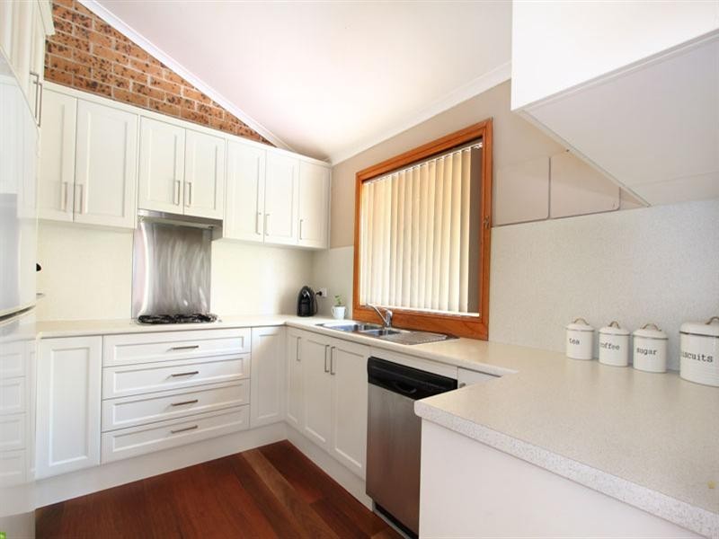 2/92a Phillip Street, Thirroul NSW 2515