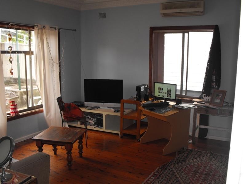 15 First Avenue (north), Warrawong NSW 2502