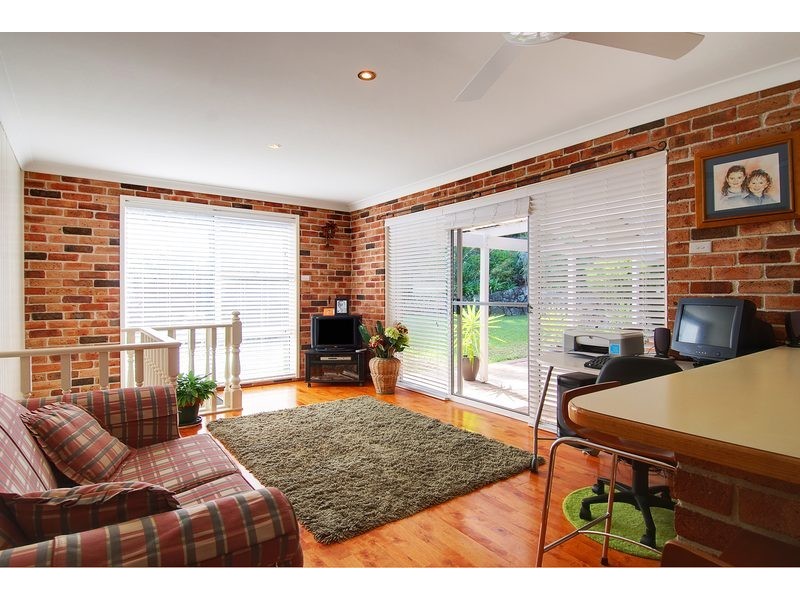 12 Baker Crescent, Figtree NSW 2525