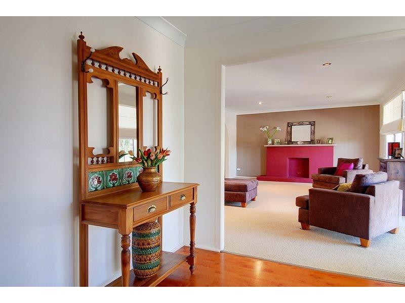 12 Baker Crescent, Figtree NSW 2525