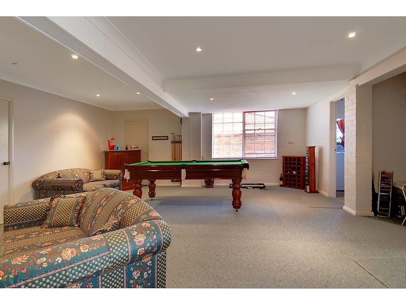 12 Baker Crescent, Figtree NSW 2525