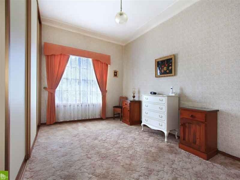 19 Bassett Street, Fairy Meadow NSW 2519