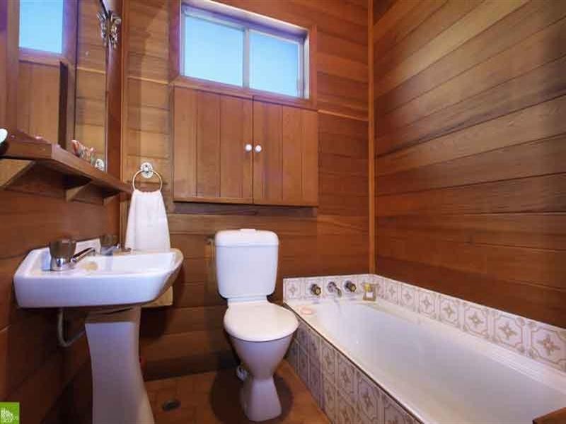 19 Bassett Street, Fairy Meadow NSW 2519