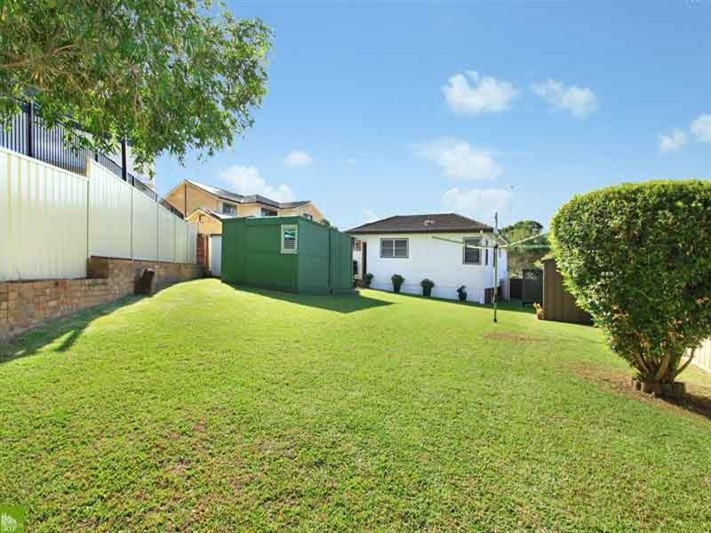 19 Bassett Street, Fairy Meadow NSW 2519