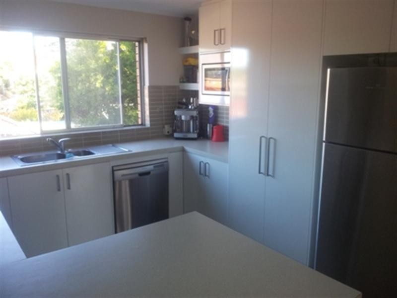 4/10 Myrtle Street, Coniston NSW 2500