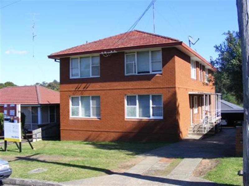 1/8 London Drive, West Wollongong NSW 2500