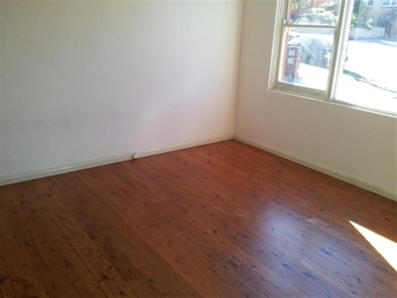 1/8 London Drive, West Wollongong NSW 2500